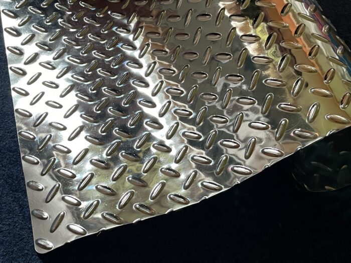 Plastikust rihvel plaat 110x65cm.
