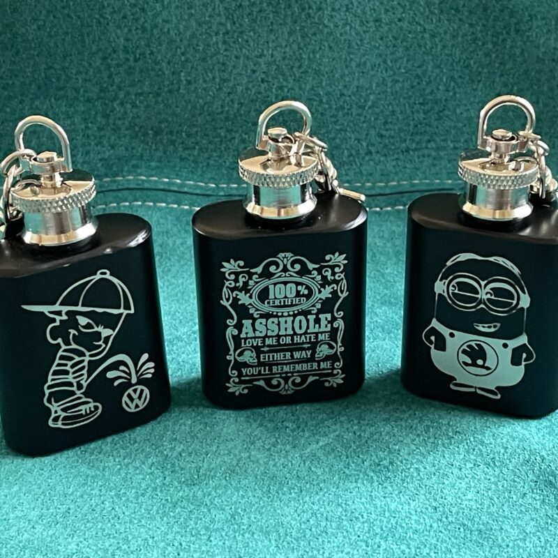 Lasergraveeringuga roostevabast HIP FLASK 30ml./võtmehoidja