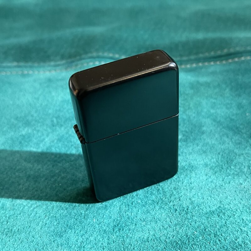 ZIPPO stiilis metallkorpusega välgumihkel / tulemasin metallist kinkekarbis