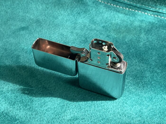 ZIPPO stiilis metallkorpusega läikiv klassikaline välgumihkel metallist kinkekarbis. - Image 2