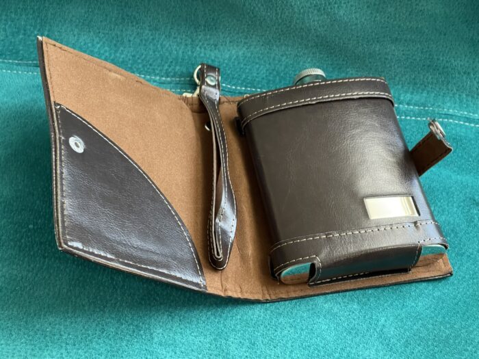 Taskupudelikomplekt "RAAMAT" Hip Flask, taskupläsku 240ml. - Image 3