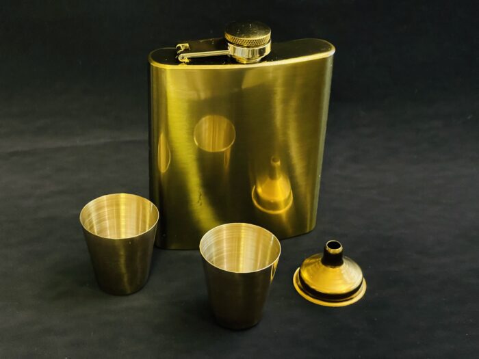 Kinkekomplekt "GOLDFINGER" 210ml. taskupudel+2 pitsi+lehter