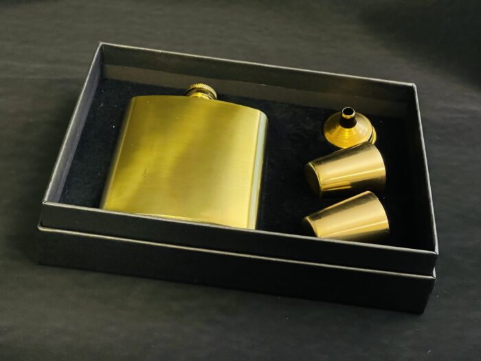 Kinkekomplekt "GOLDFINGER" 210ml. taskupudel+2 pitsi+lehter - Image 2