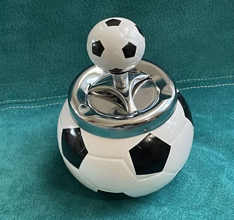 Keraamiline tuhatoos "FOOTBALL"