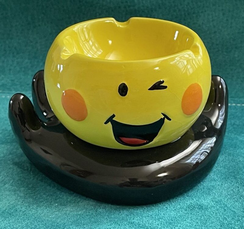 Keraamiline tuhatoos "EMOTICON"