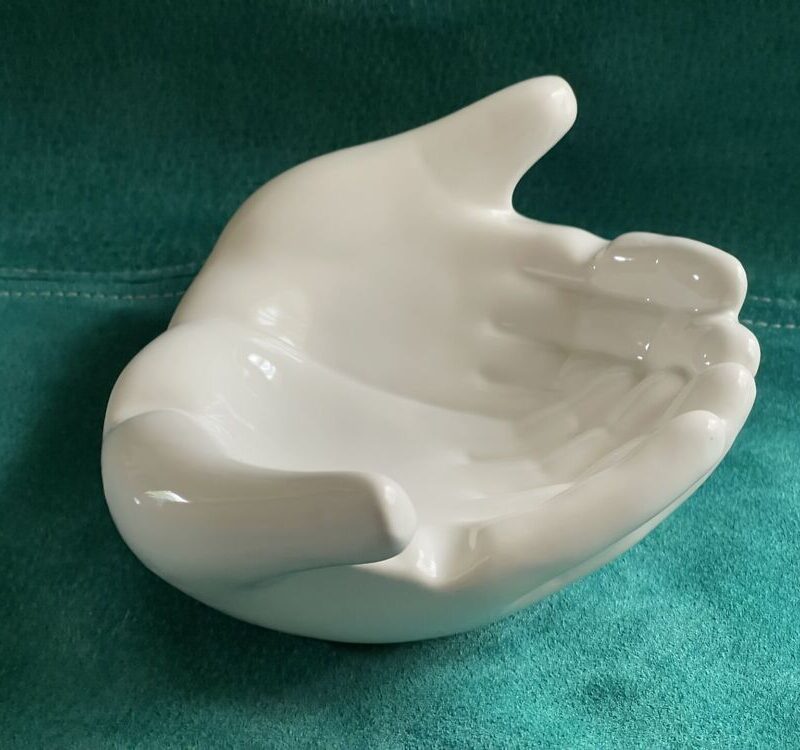 Keraamiline tuhatoos "TÜHJAD PIHUD"