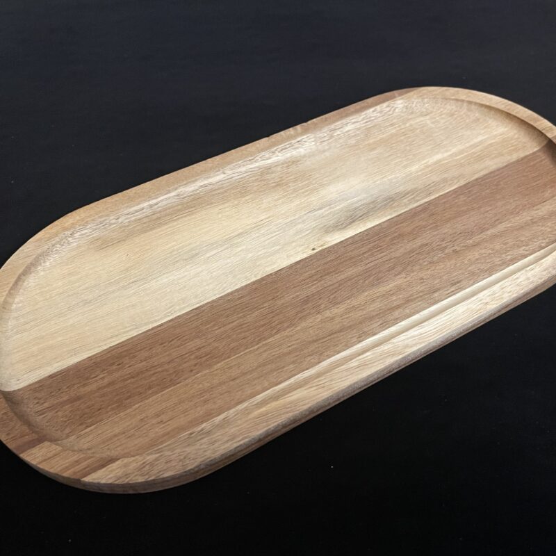 Akaatsiapuust snäkialus 30 x 14 x 1,5 cm