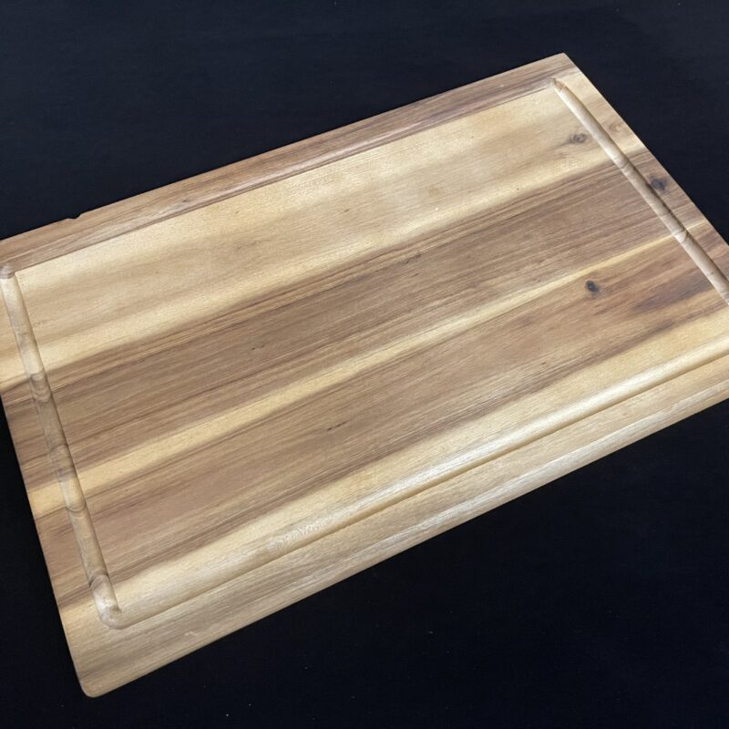 Akaatsiapuust snäkialus / lõikelaud 40 x 26 x 1 cm