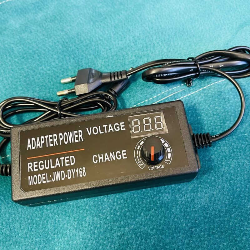 Reguleeritav toiteplokk digitaalse näiduga 3-12V / 5A / 60W