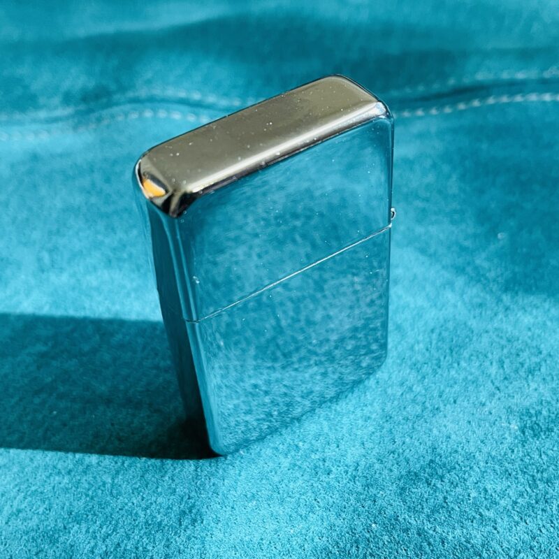 ZIPPO stiilis metallkorpusega välgumihkel / tulemasin metallist kinkekarbis