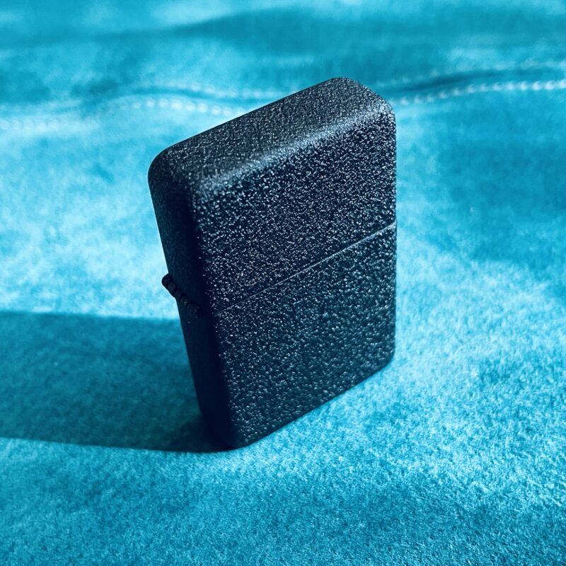 ZIPPO stiilis metallkorpusega välgumihkel / tulemasin metallist kinkekarbis