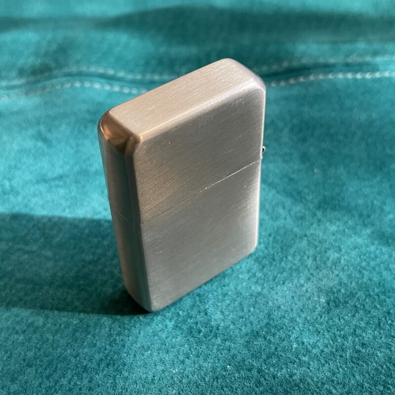 ZIPPO stiilis metallkorpusega välgumihkel / tulemasin metallist kinkekarbis