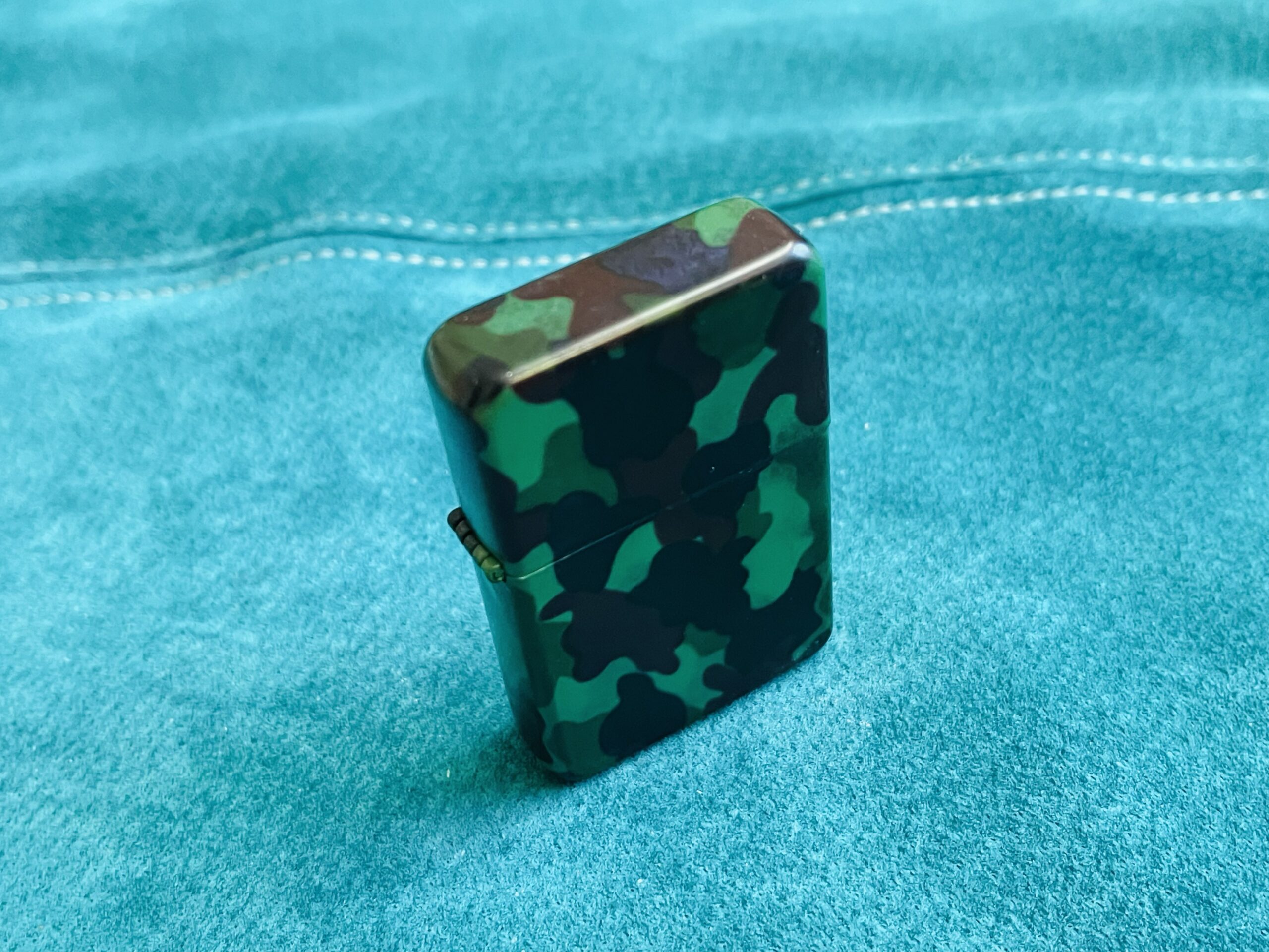 ZIPPO stiilis metallkorpusega välgumihkel / tulemasin metallist kinkekarbis