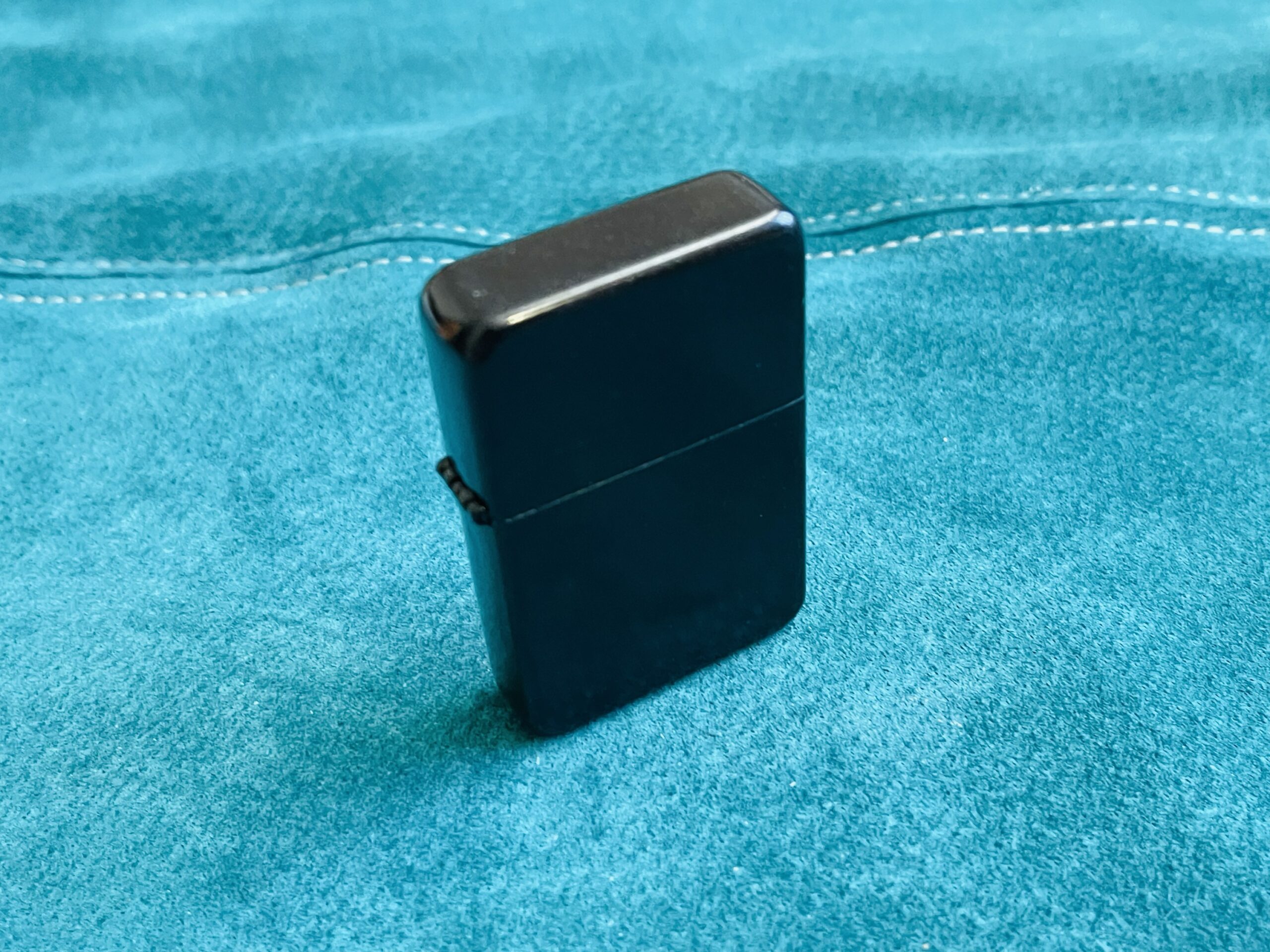 ZIPPO stiilis metallkorpusega välgumihkel / tulemasin metallist kinkekarbis