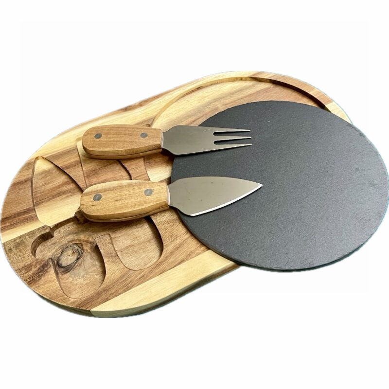 Akaatsiapuust 32 x 20 x 2 cm. juustu serveerimise komplekt kiltkivist plaadiga.