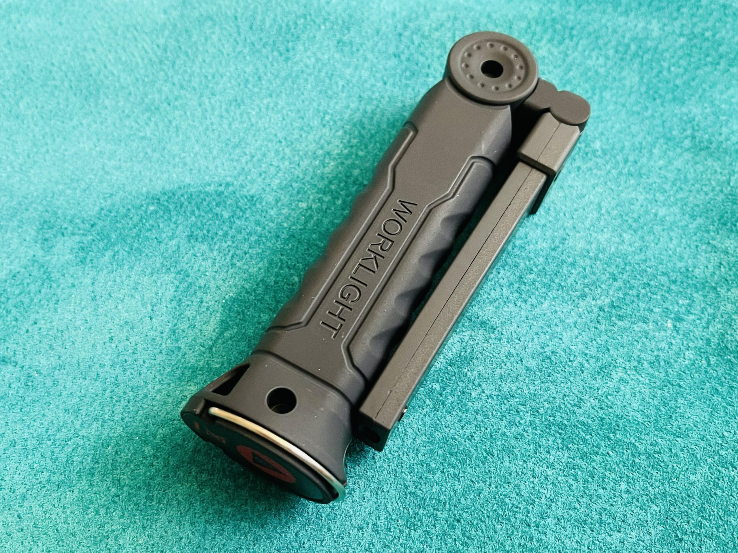 Muudetava nurgaga LED taskulamp magnetkinnitusega. USB C - Image 12