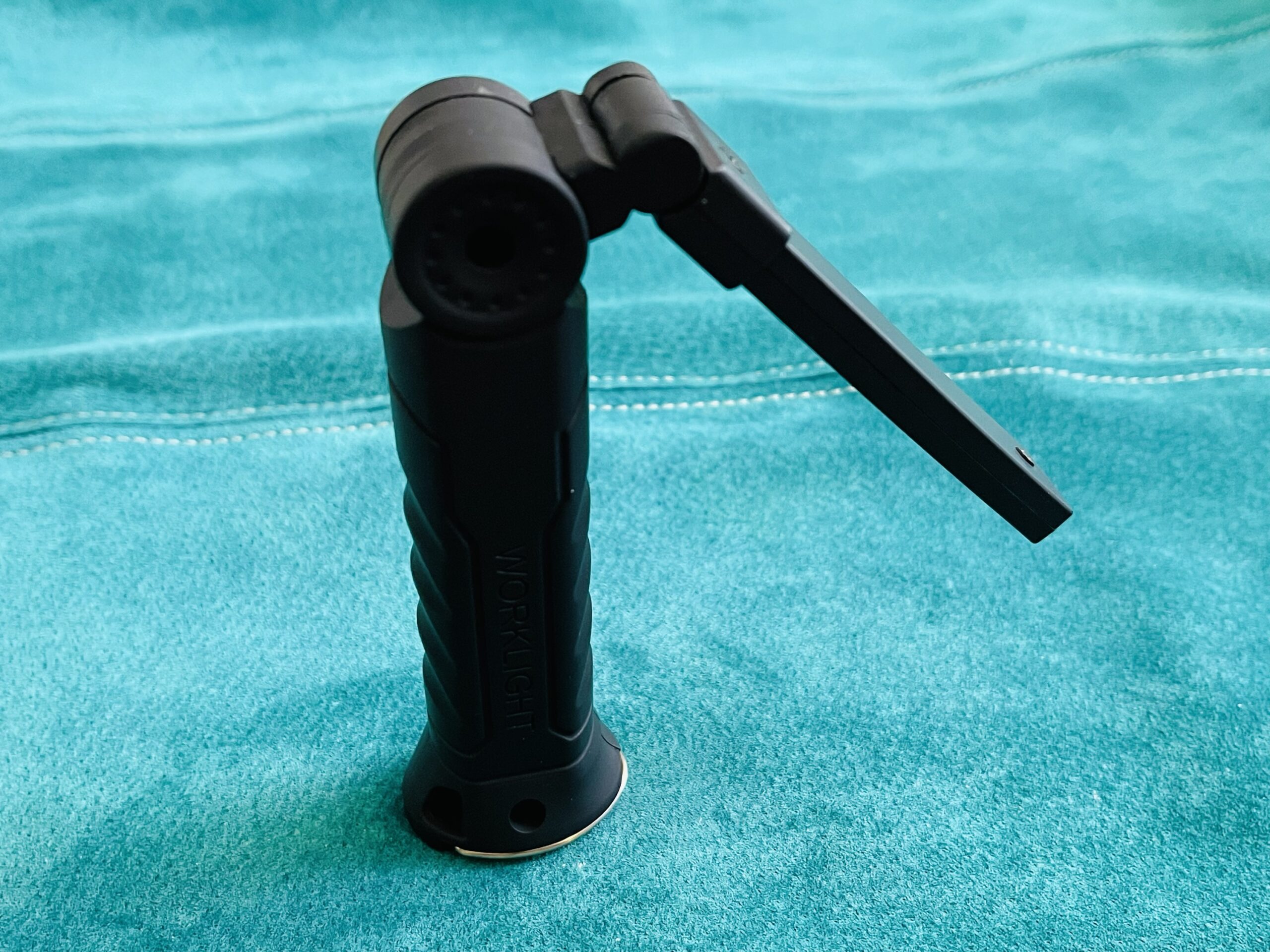 Muudetava nurgaga LED taskulamp magnetkinnitusega. USB C - Image 10