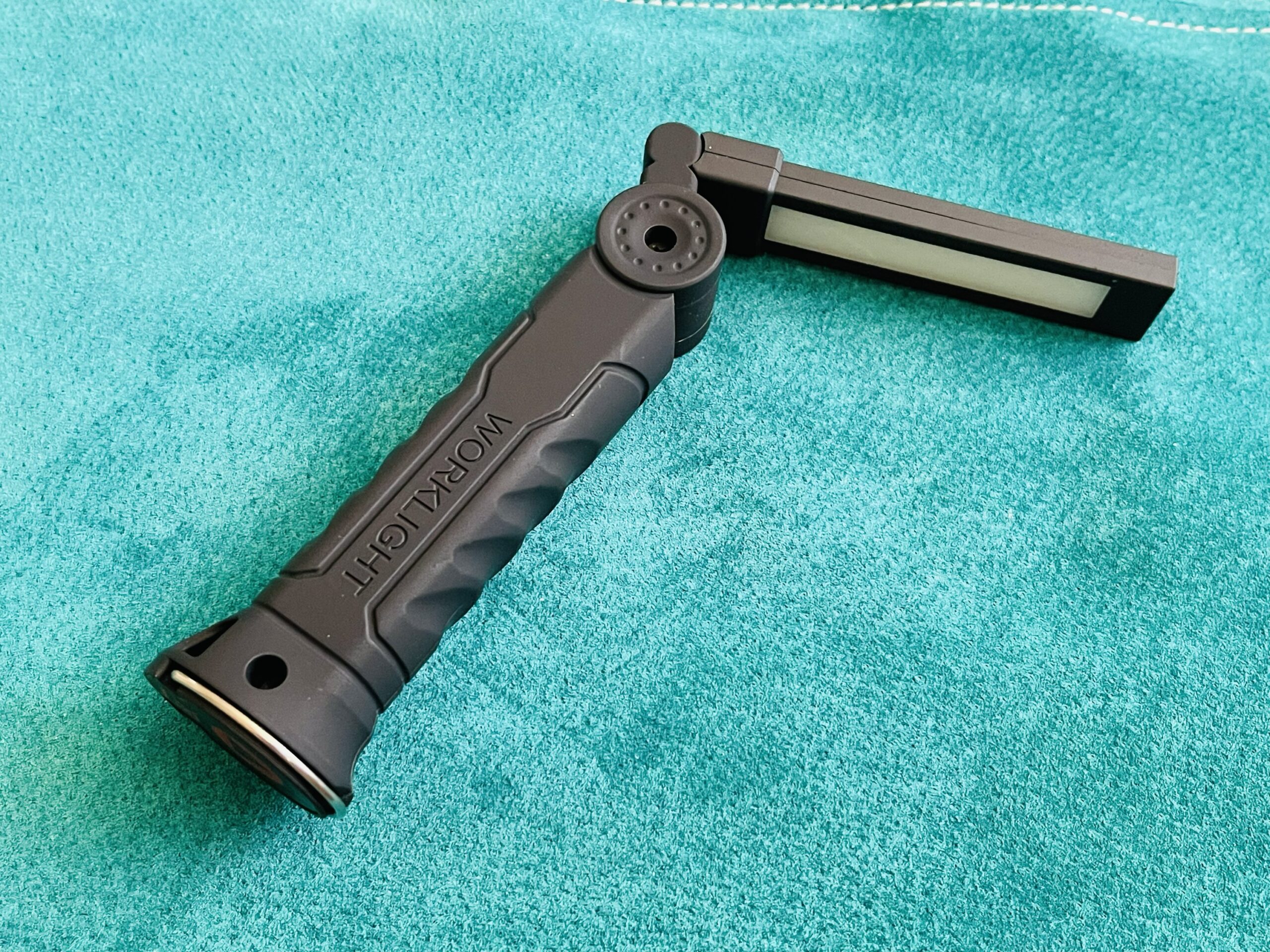 Muudetava nurgaga LED taskulamp magnetkinnitusega. USB C - Image 9