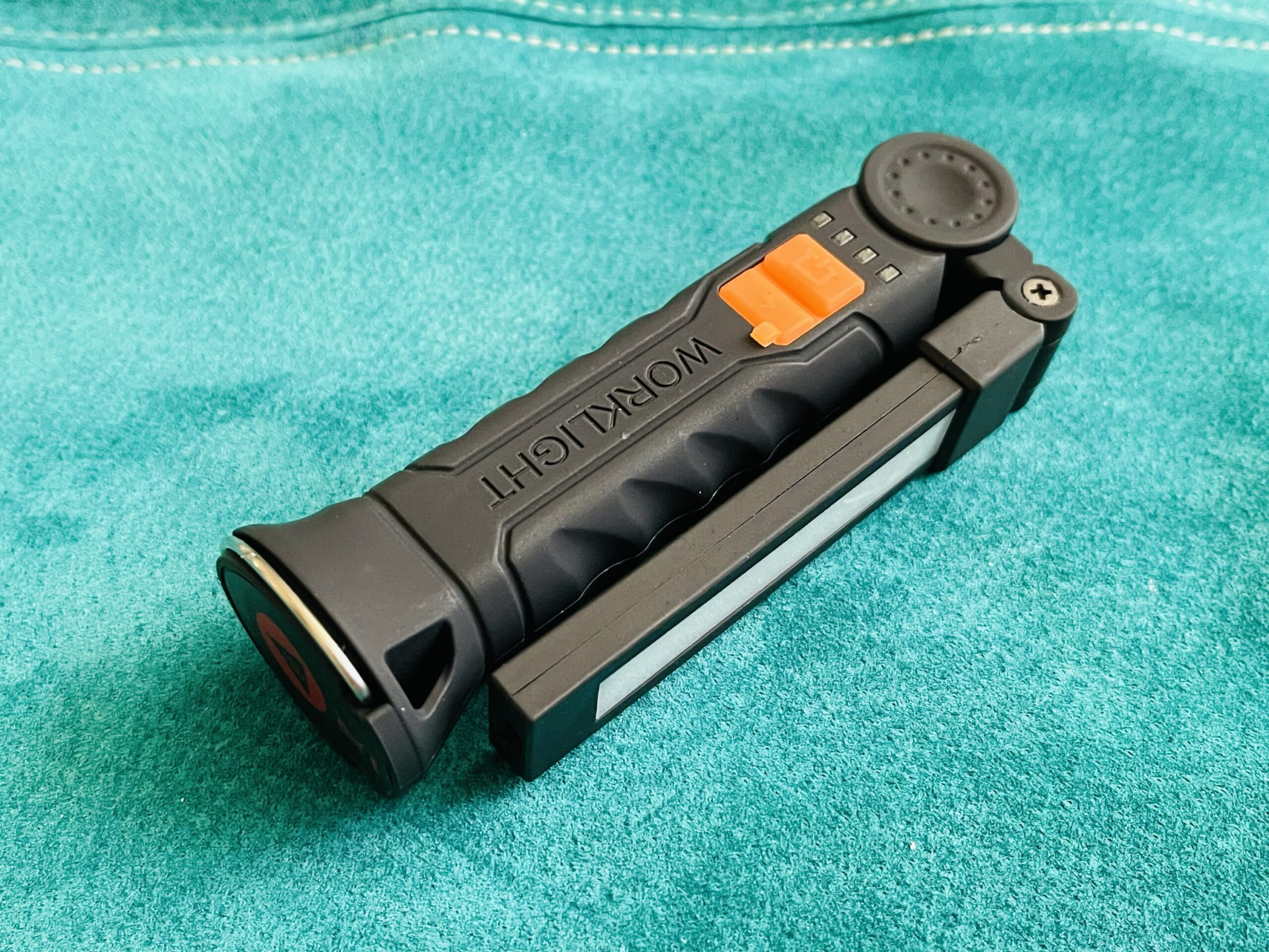 Muudetava nurgaga LED taskulamp magnetkinnitusega. USB C - Image 8