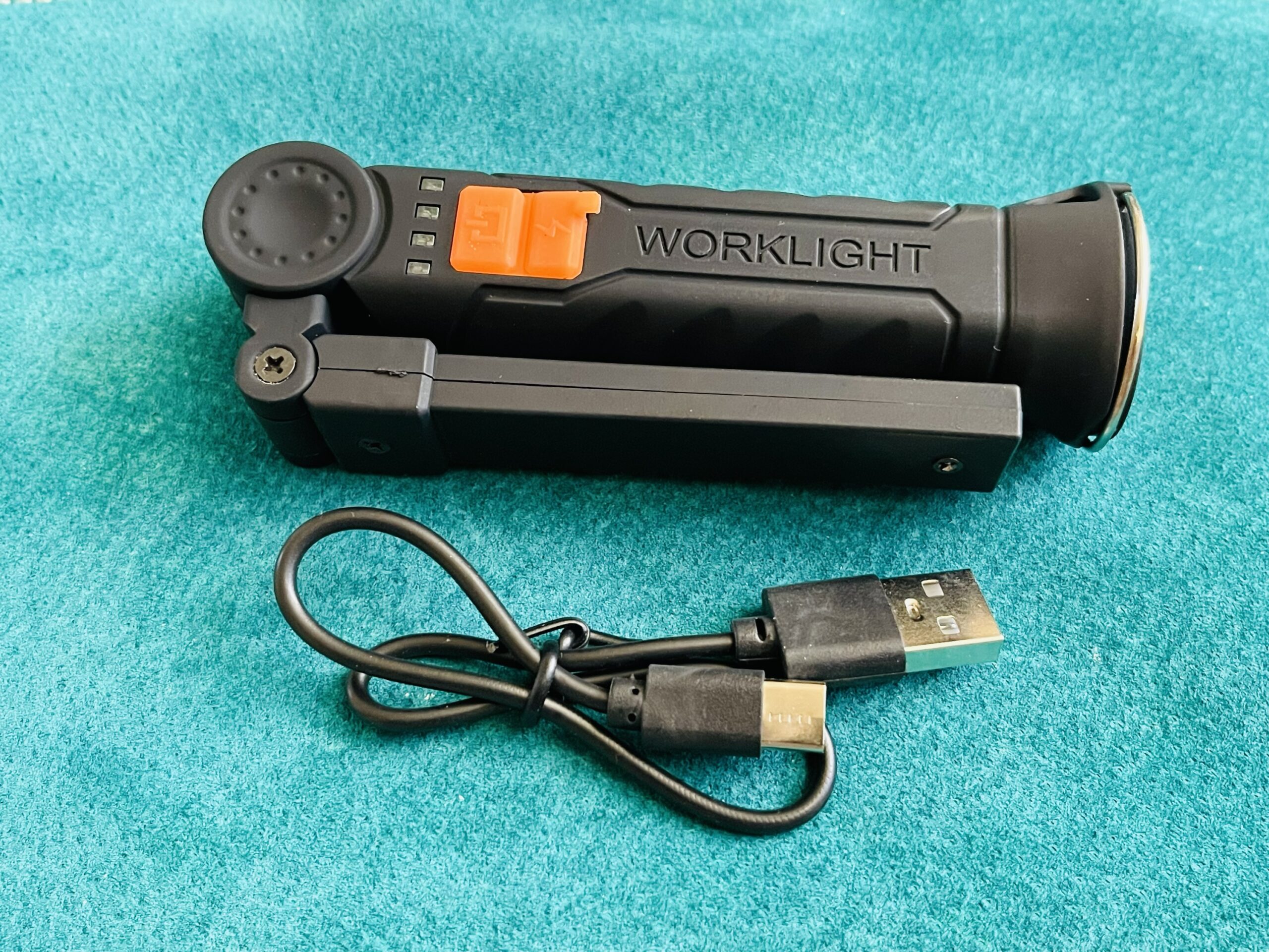 Muudetava nurgaga LED taskulamp magnetkinnitusega. USB C - Image 2